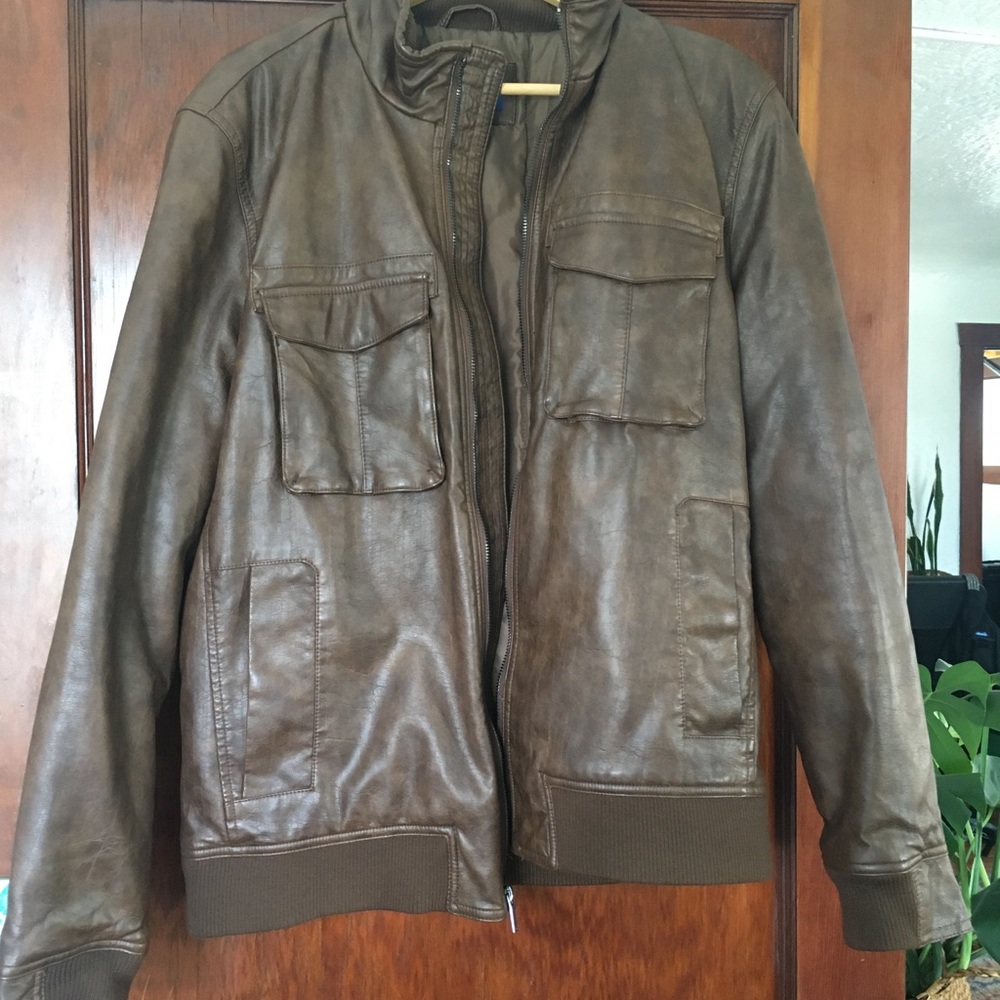 Men’s Leather jacket.